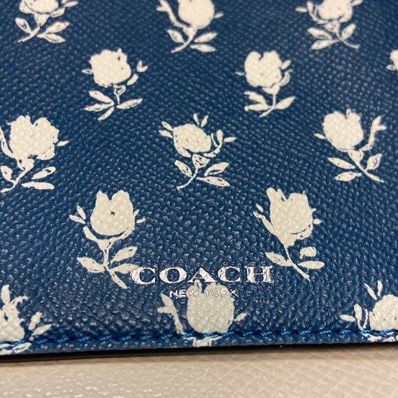 Coach Mini Shoulder Bag and Zippered Pouch Set - Picture 6 of 16